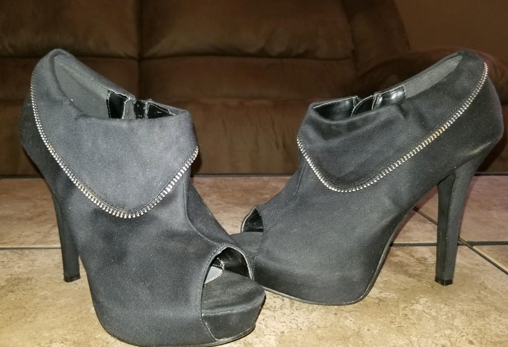 Women's black cupid ankle  heels with zipper trim